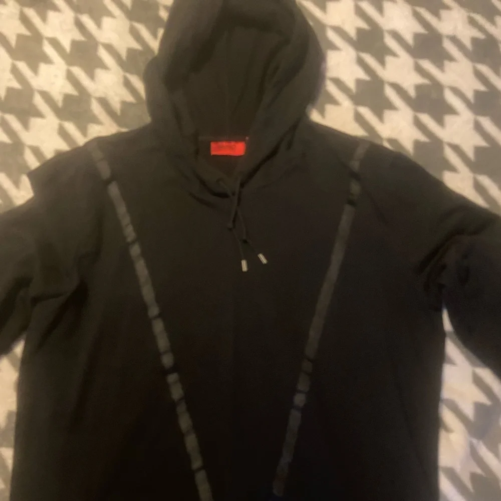 Used - Picture 2 of 4